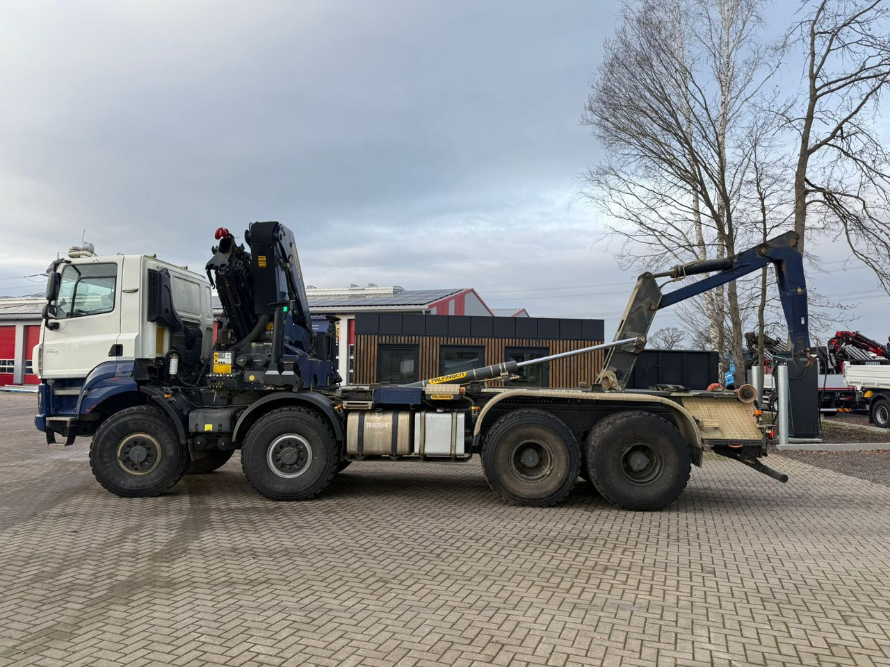 Camión multibasculante Tatra Phoenix 8x8 Paflinger Kran Hakengerät