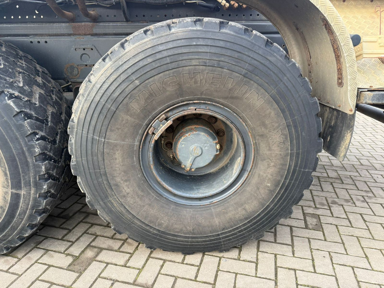 Camión multibasculante Tatra Phoenix 8x8 Paflinger Kran Hakengerät