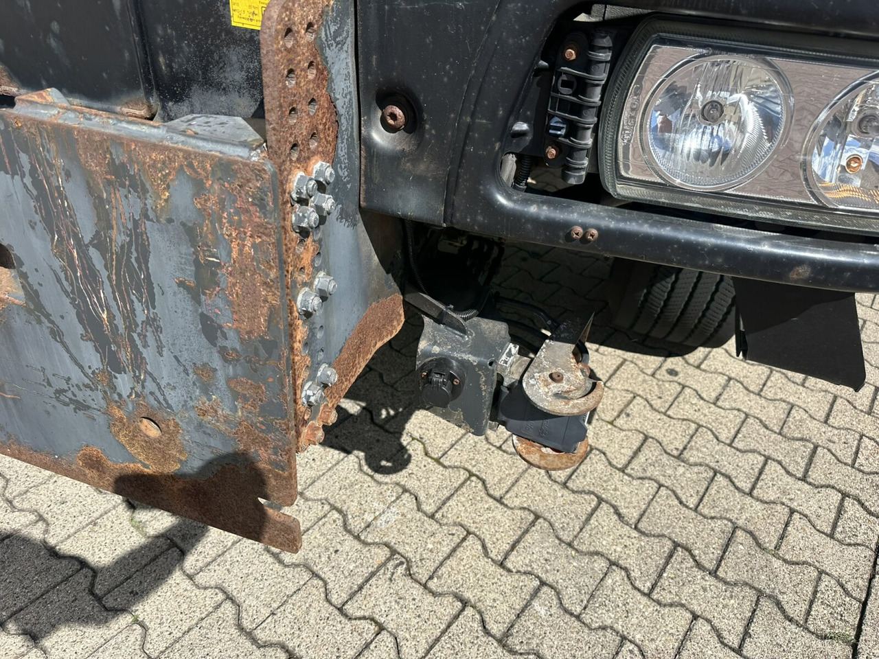Camión multibasculante Trakker AD190T33WP 4x4 Trakker AD190T33WP 4x4, Winterdienstausstattung
