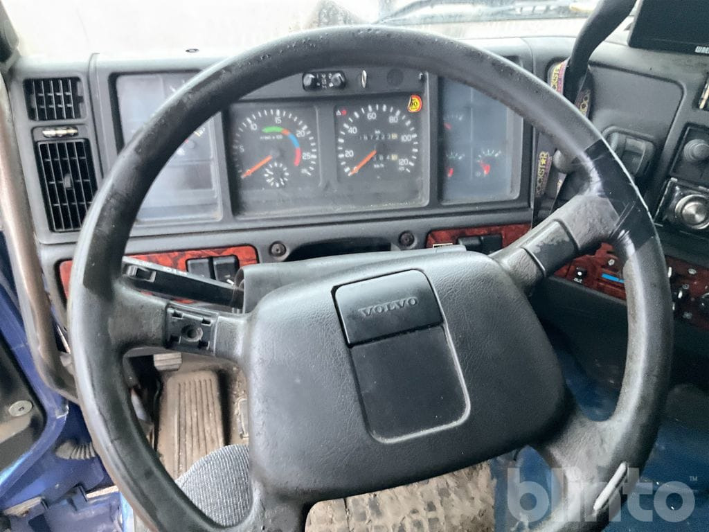 Camión multibasculante VOLVO FH12 6X2