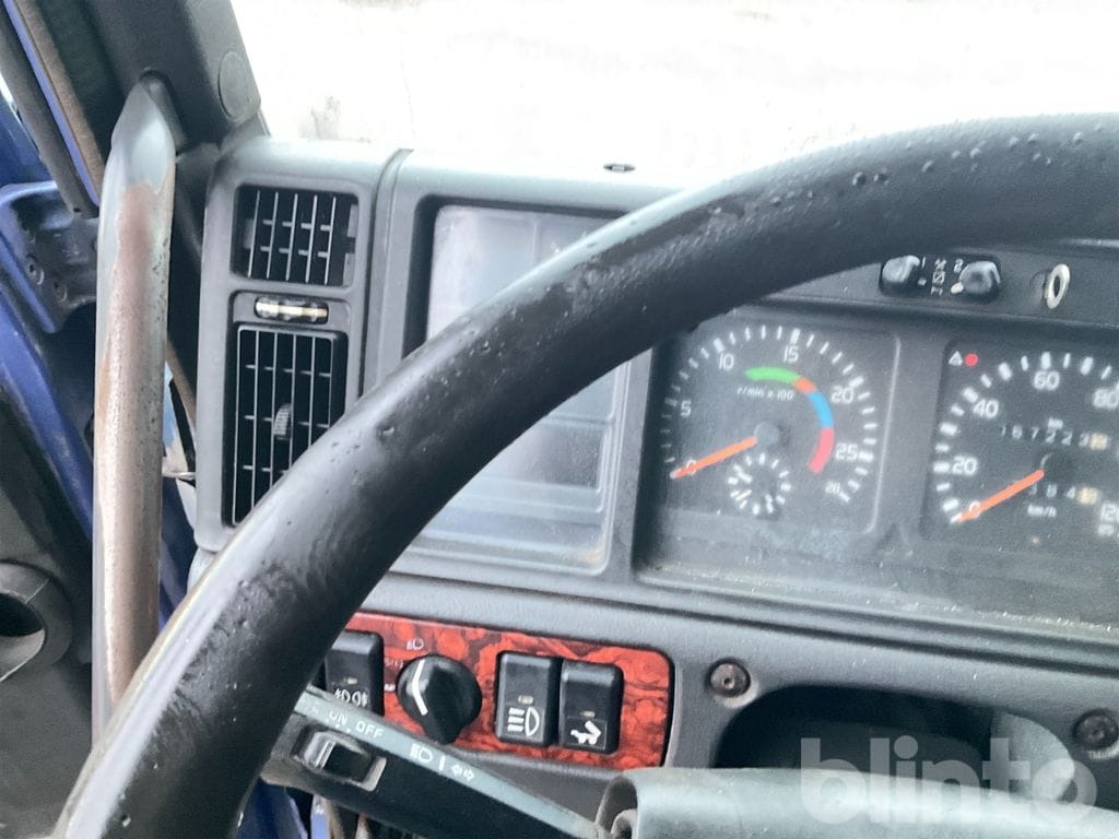 Camión multibasculante VOLVO FH12 6X2