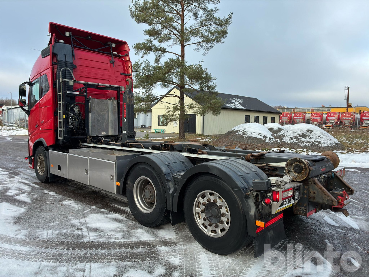Camión multibasculante VOLVO FH16 750