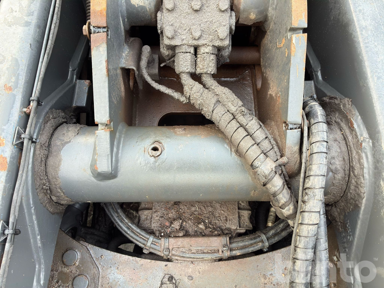 Camión multibasculante VOLVO FH16 750