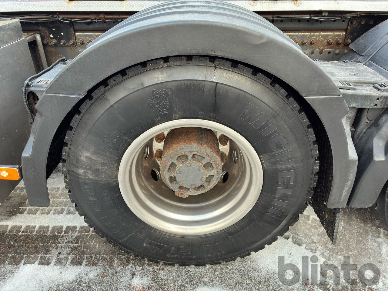 Camión multibasculante VOLVO FH16 750