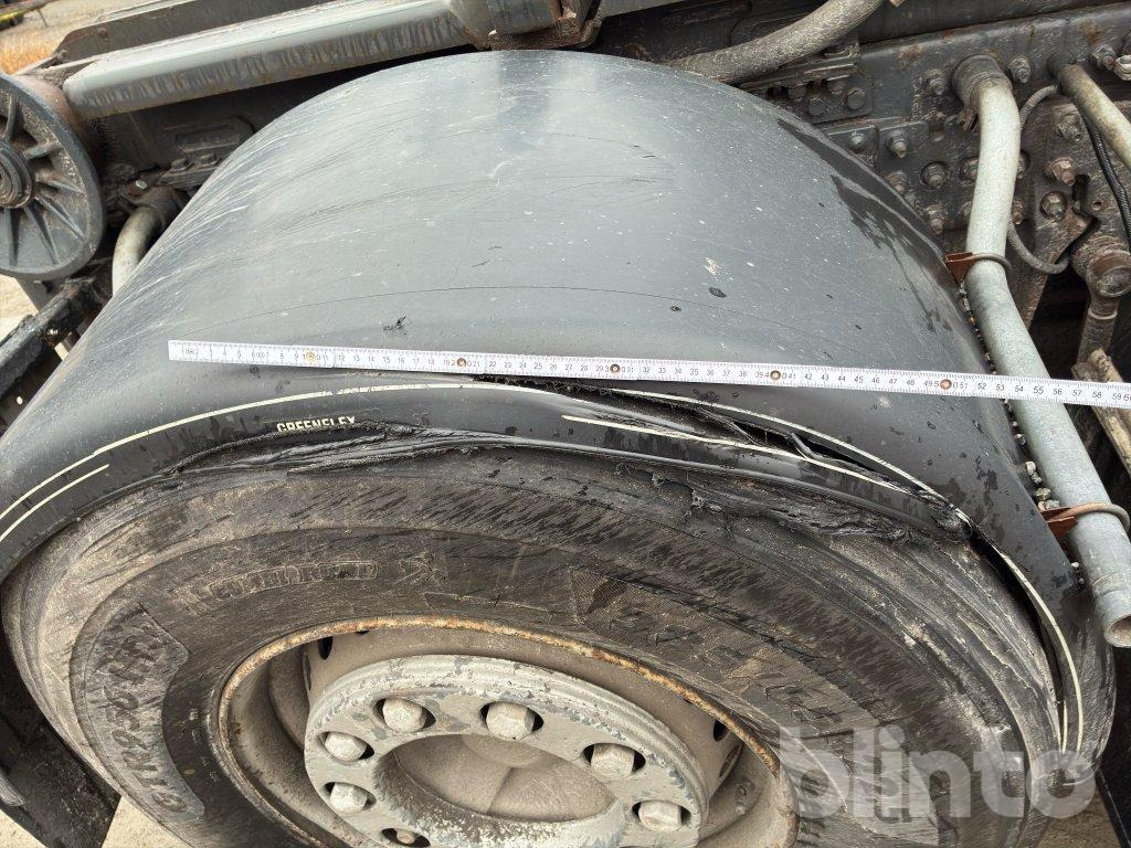 Camión multibasculante VOLVO FH 8*4