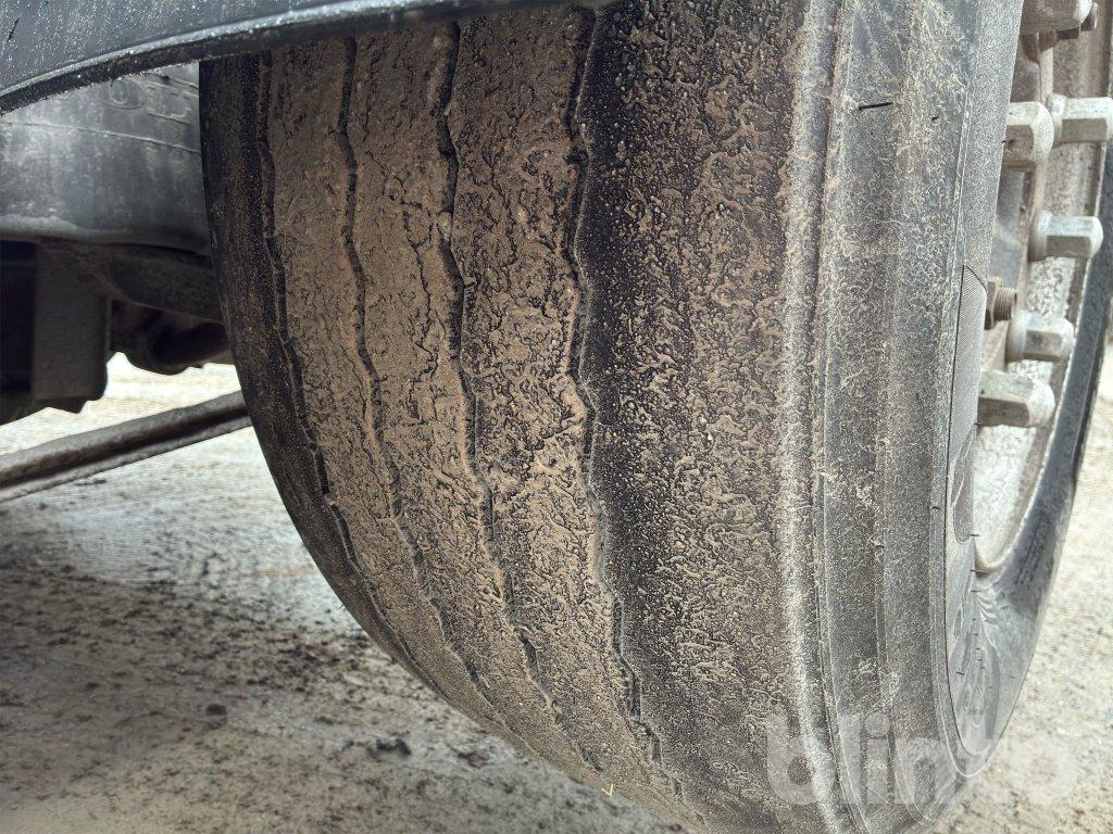 Camión multibasculante VOLVO FH 8*4