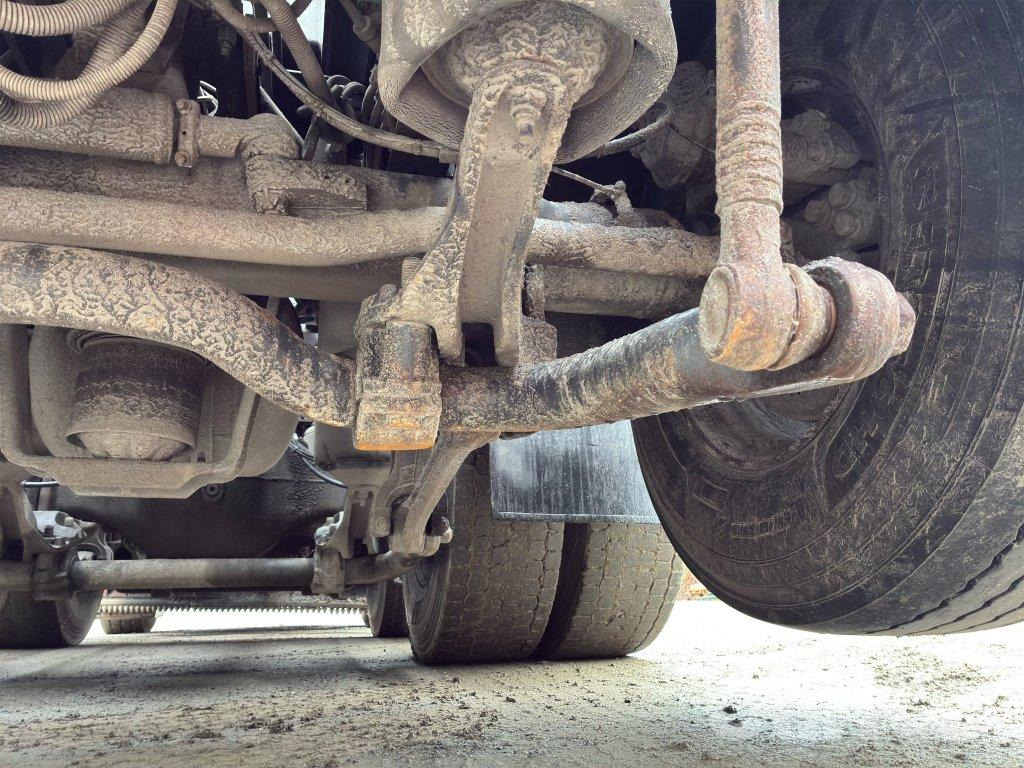 Camión multibasculante VOLVO FH 8*4