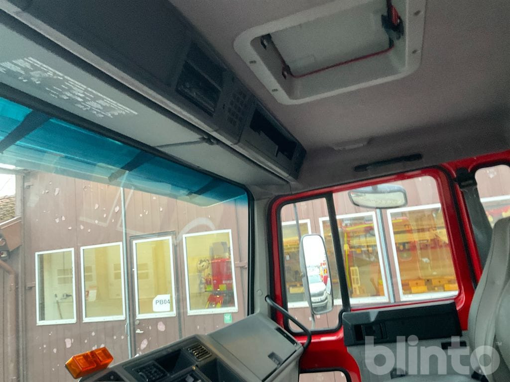 Camión multibasculante VOLVO FL 611 4X2