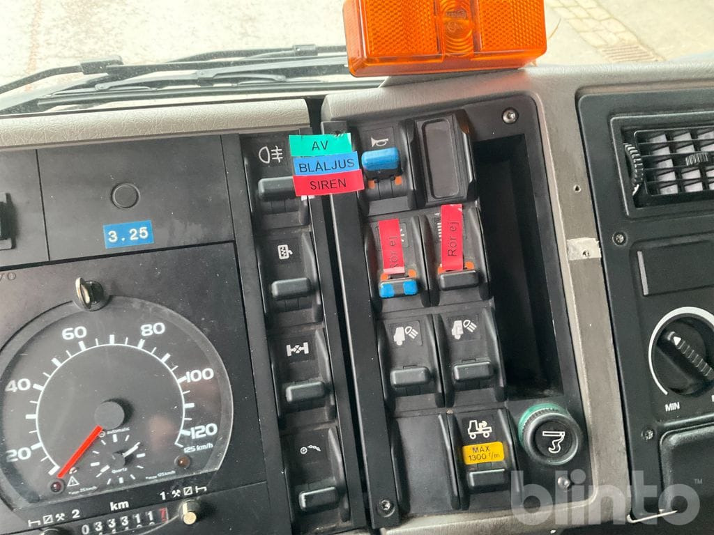 Camión multibasculante VOLVO FL 611 4X2