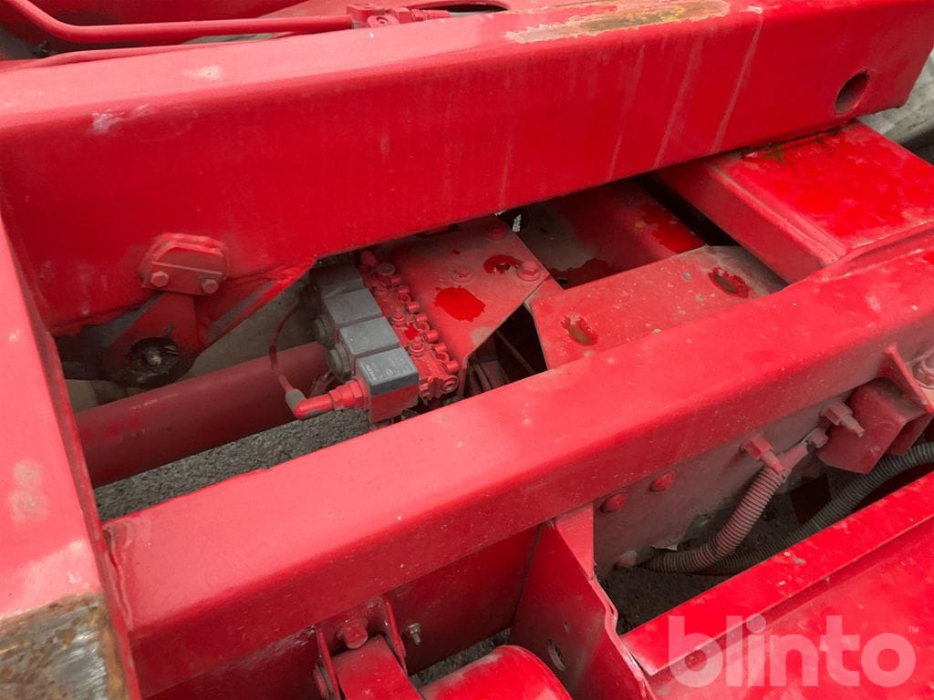 Camión multibasculante VOLVO FL 611 4X2