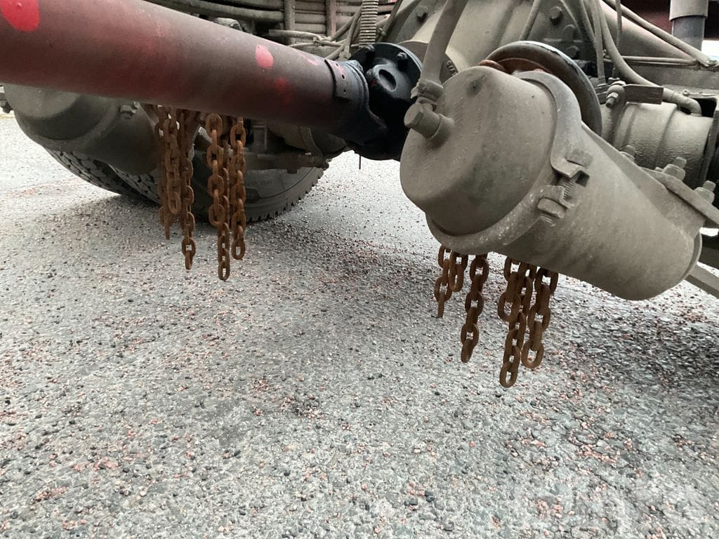 Camión multibasculante VOLVO FL 611 4X2