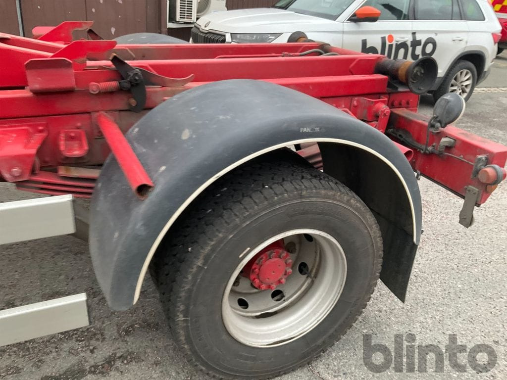 Camión multibasculante VOLVO FL 611 4X2