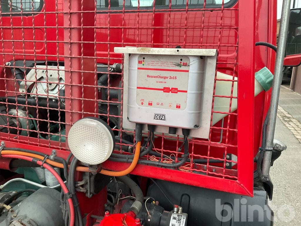 Camión multibasculante VOLVO FL 611 4X2