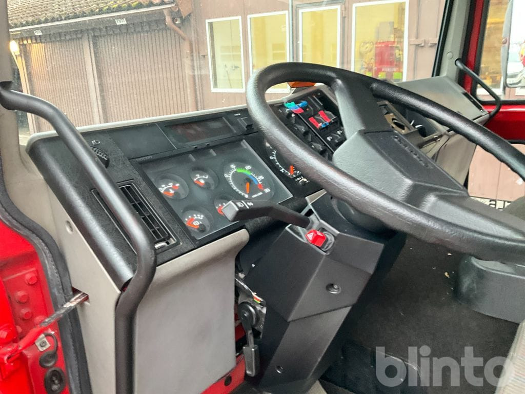 Camión multibasculante VOLVO FL 611 4X2