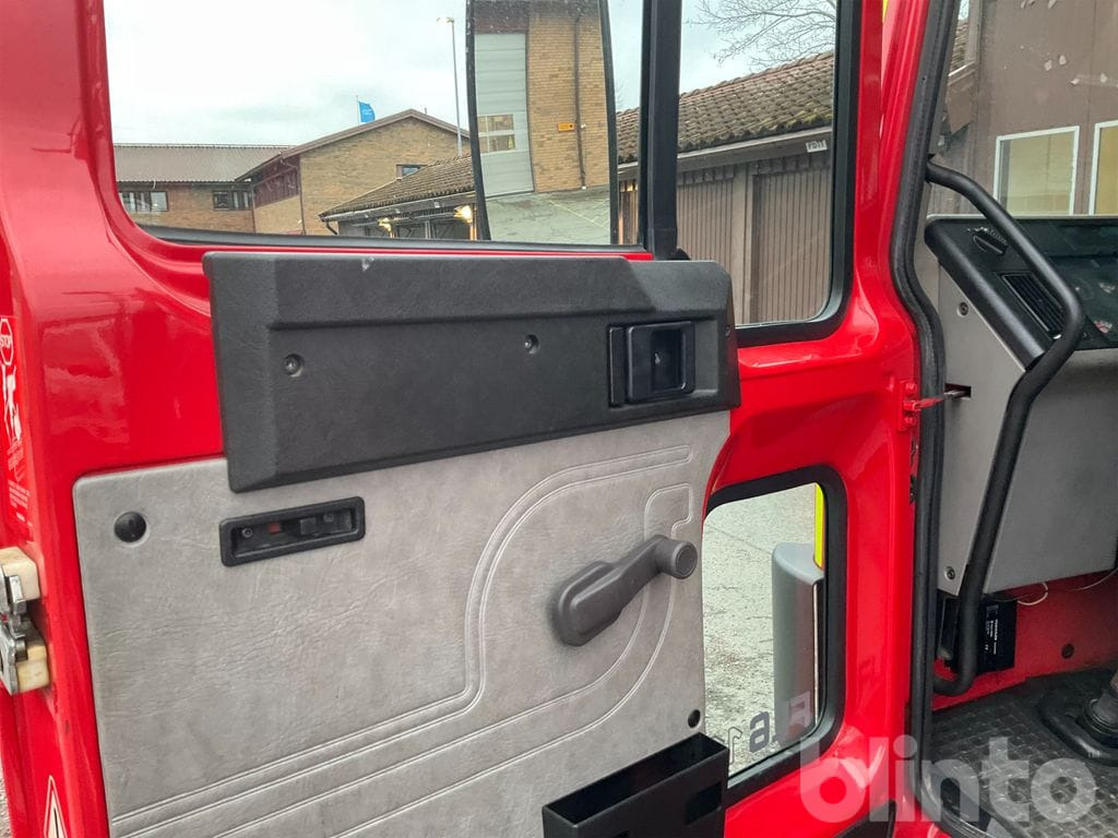 Camión multibasculante VOLVO FL 611 4X2