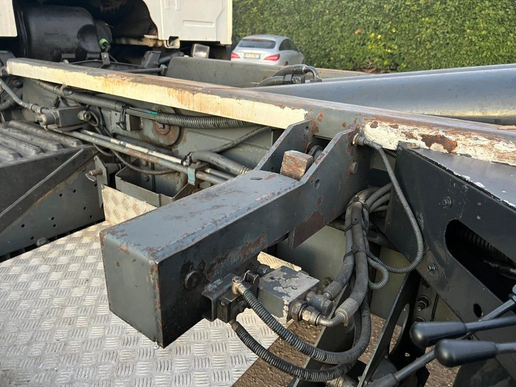 Camión multibasculante VOLVO FM12 420 SCARRABILE 6X2