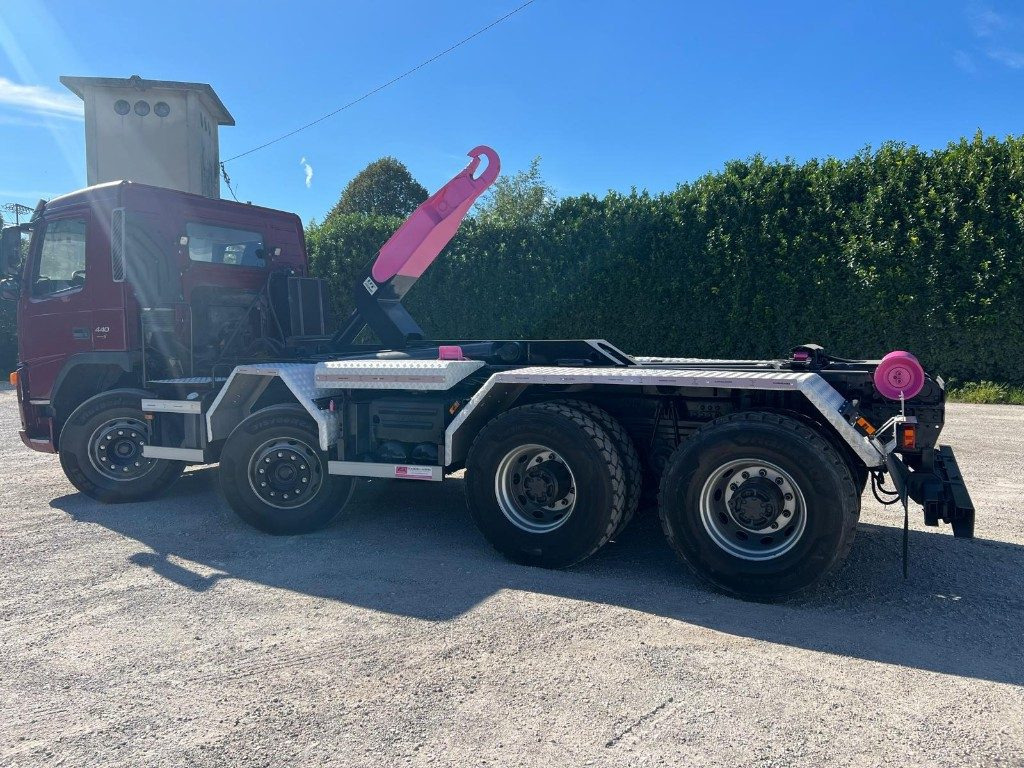 Camión multibasculante VOLVO FM440 SCARRABILE BALESTRATO