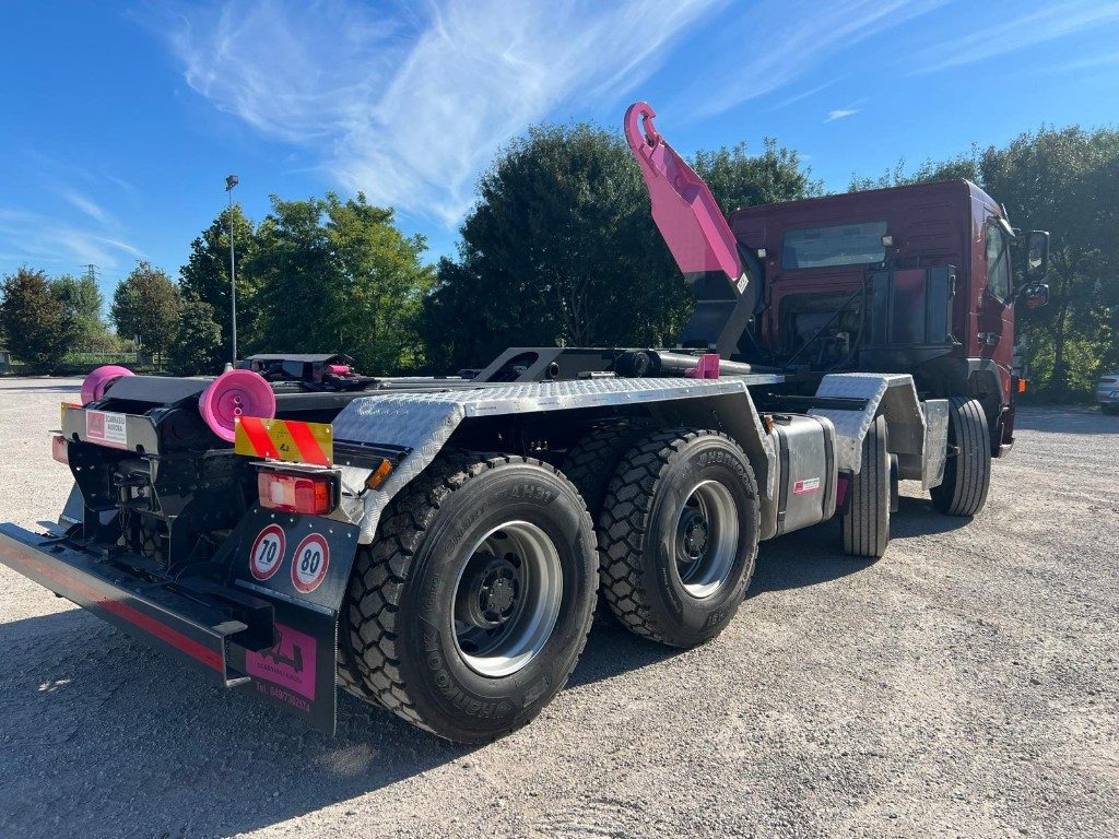 Camión multibasculante VOLVO FM440 SCARRABILE BALESTRATO