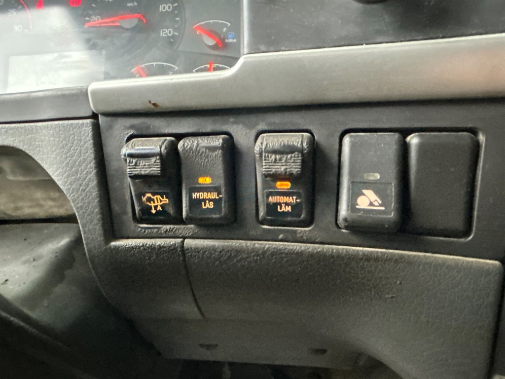 Camión multibasculante VOLVO FM 400 6X2