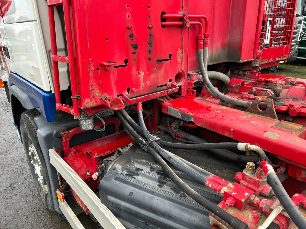 Camión multibasculante VOLVO FM 400 6X2