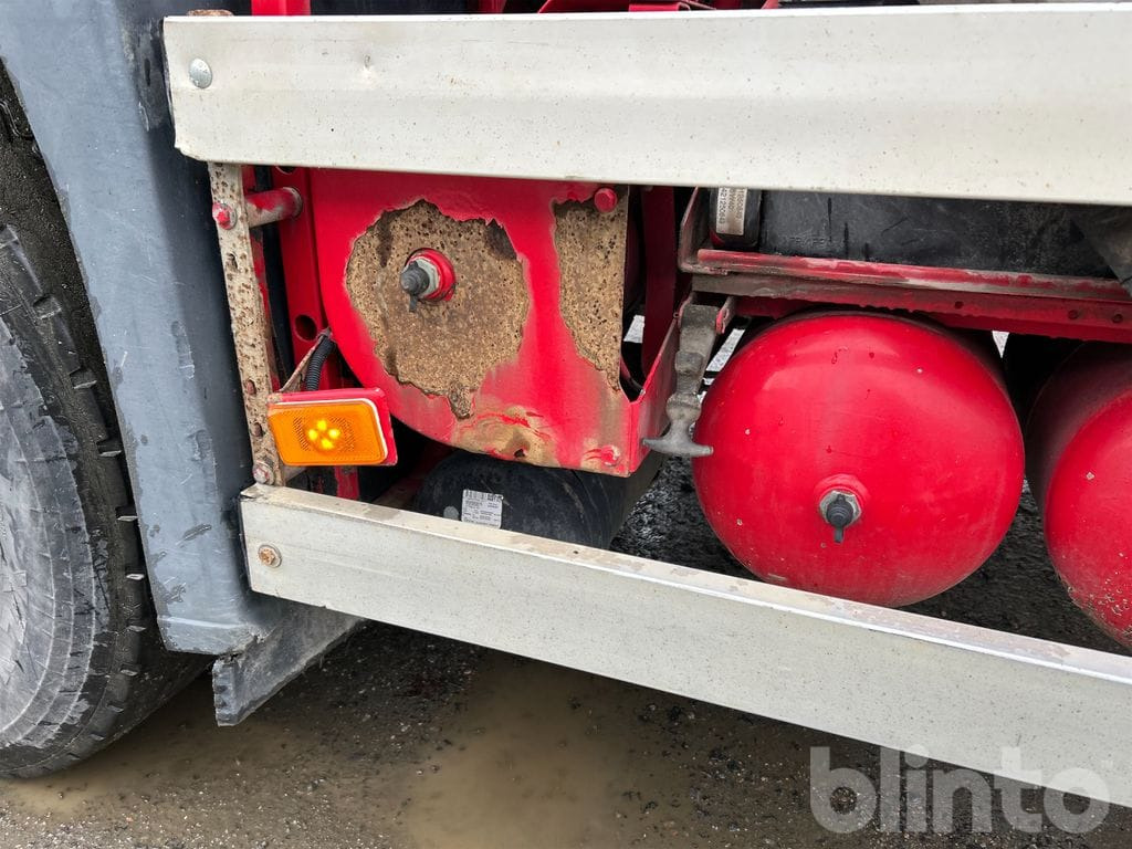 Camión multibasculante VOLVO FM 400 6X2