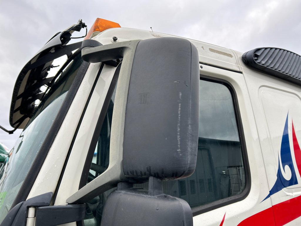 Camión multibasculante VOLVO FM 400 6X2