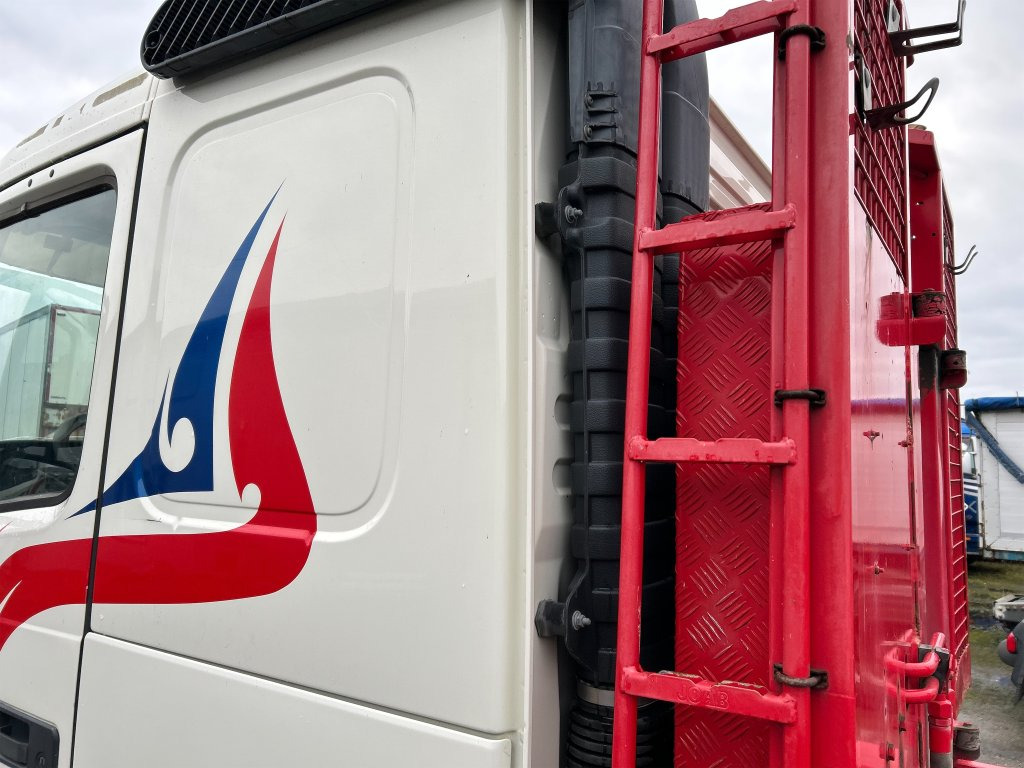 Camión multibasculante VOLVO FM 400 6X2