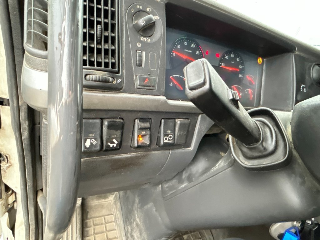 Camión multibasculante VOLVO FM 400 6X2