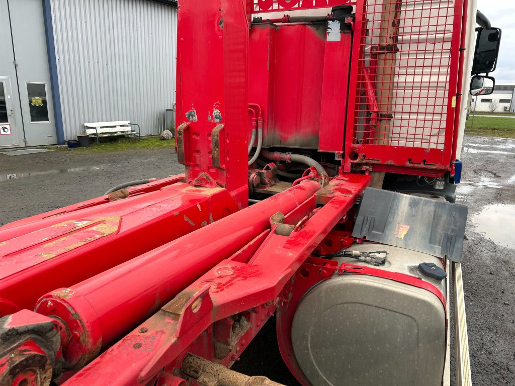 Camión multibasculante VOLVO FM 400 6X2