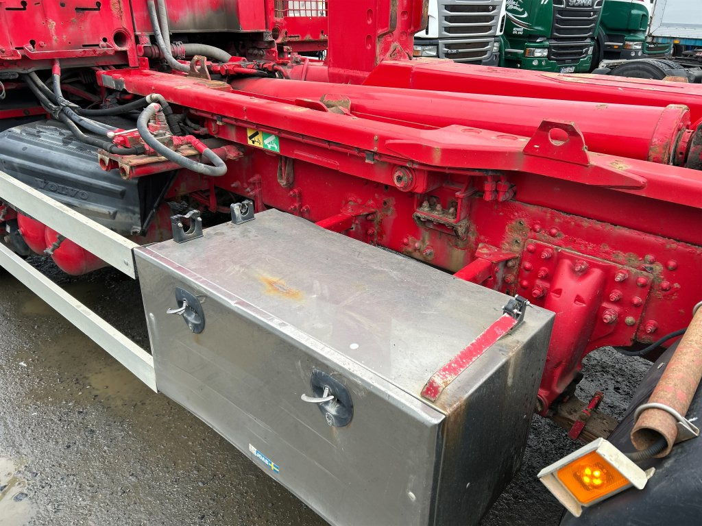 Camión multibasculante VOLVO FM 400 6X2