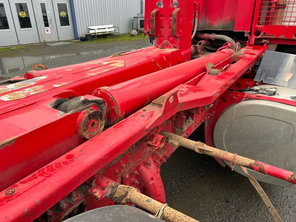 Camión multibasculante VOLVO FM 400 6X2