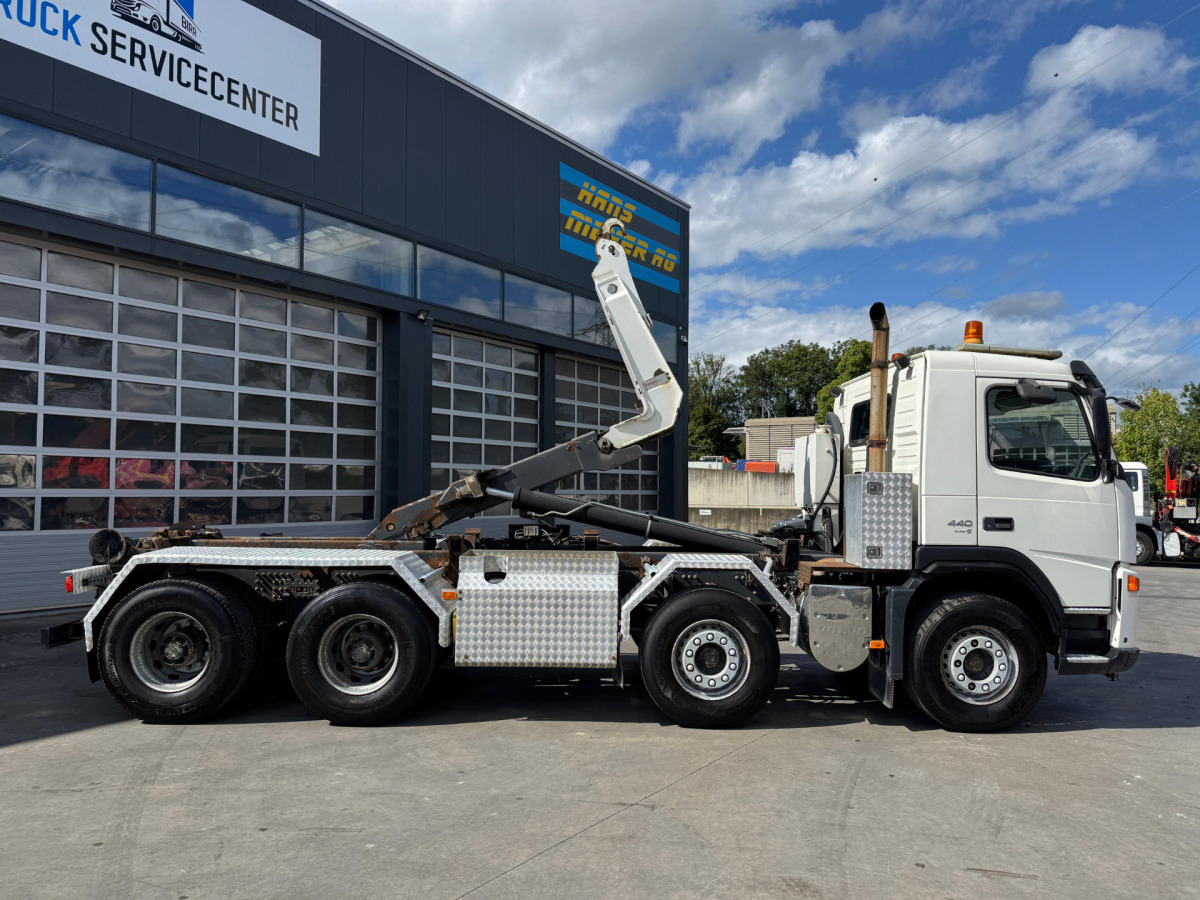 Camión multibasculante VOLVO FM-440 8x4 Hiab 25T AHK