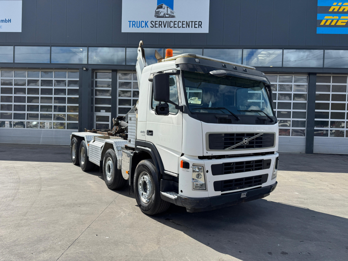Camión multibasculante VOLVO FM-440 8x4 Hiab 25T AHK