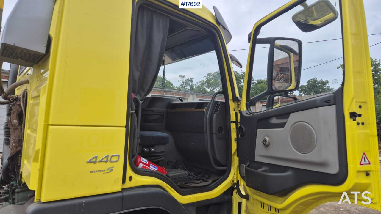 Camión multibasculante VOLVO FM 440 EURO 5 hooklift (2009)
