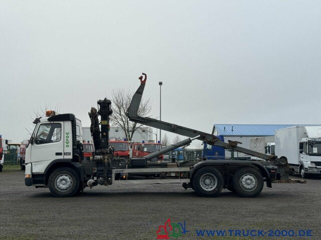 Camión multibasculante Volvo 340 HIAB Kran 11,9m=790kg 5+6 Steuerkreis Klima
