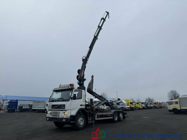 Camión multibasculante Volvo 340 HIAB Kran 11,9m=790kg 5+6 Steuerkreis Klima