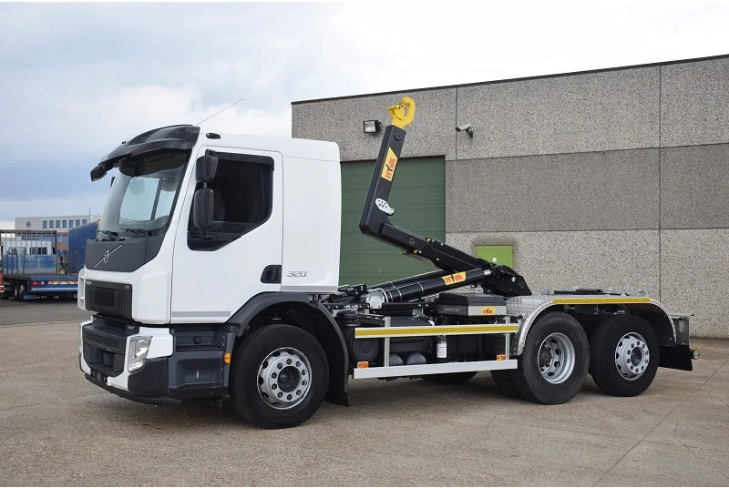 Camión multibasculante Volvo FE 320