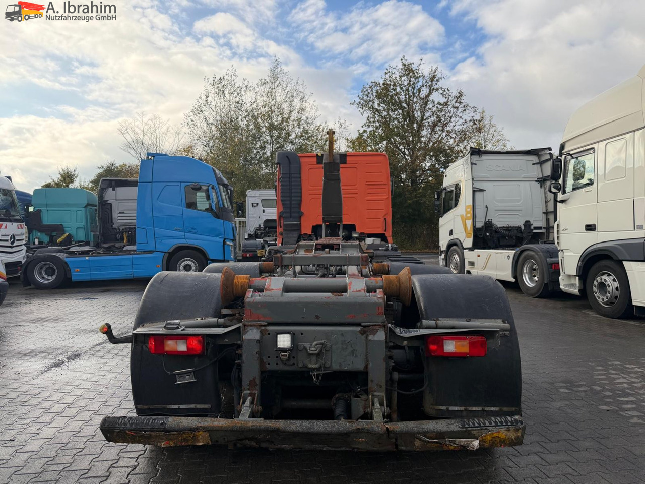 Camión multibasculante Volvo FH12-420 8x2 Fahrzeugpapiere Schweiz