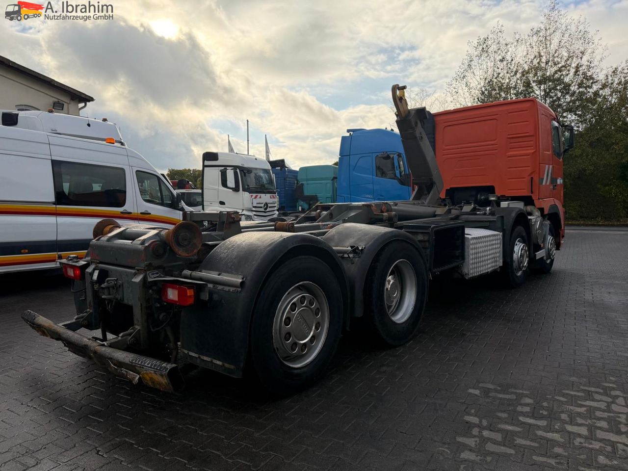 Camión multibasculante Volvo FH12-420 8x2 Fahrzeugpapiere Schweiz