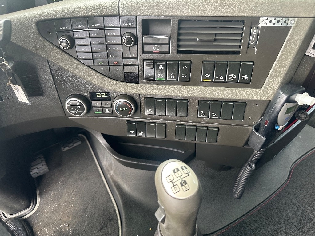 Camión multibasculante Volvo FH13 540 6x2 Manuaali