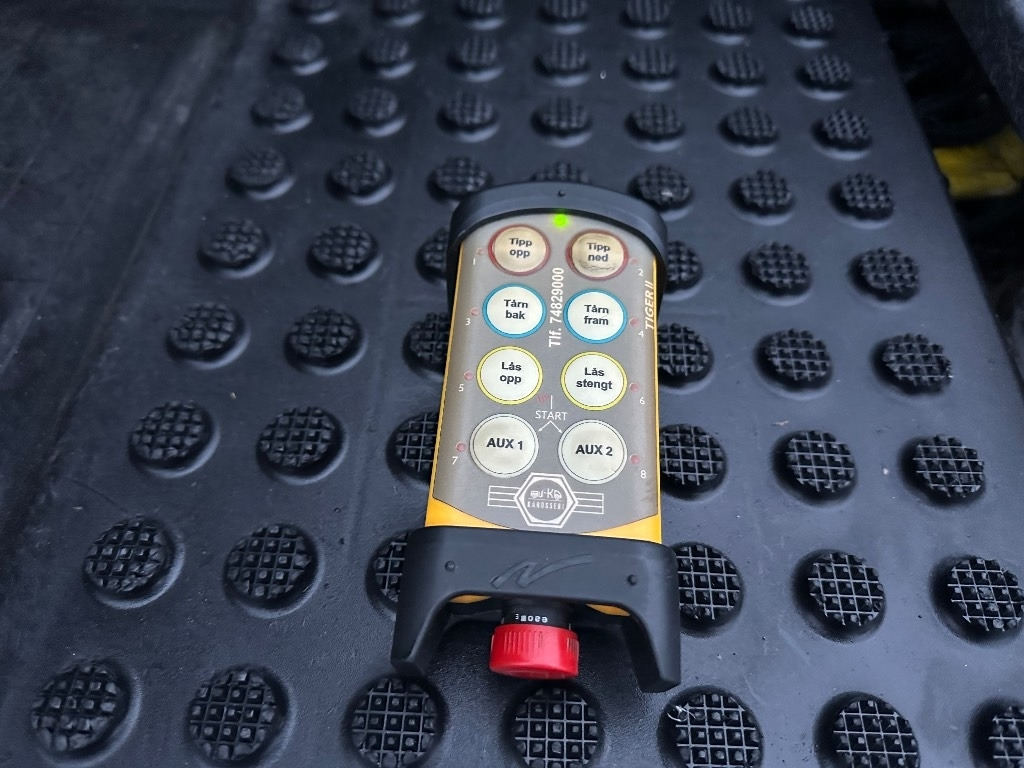 Camión multibasculante Volvo FH13 540 8X4*4