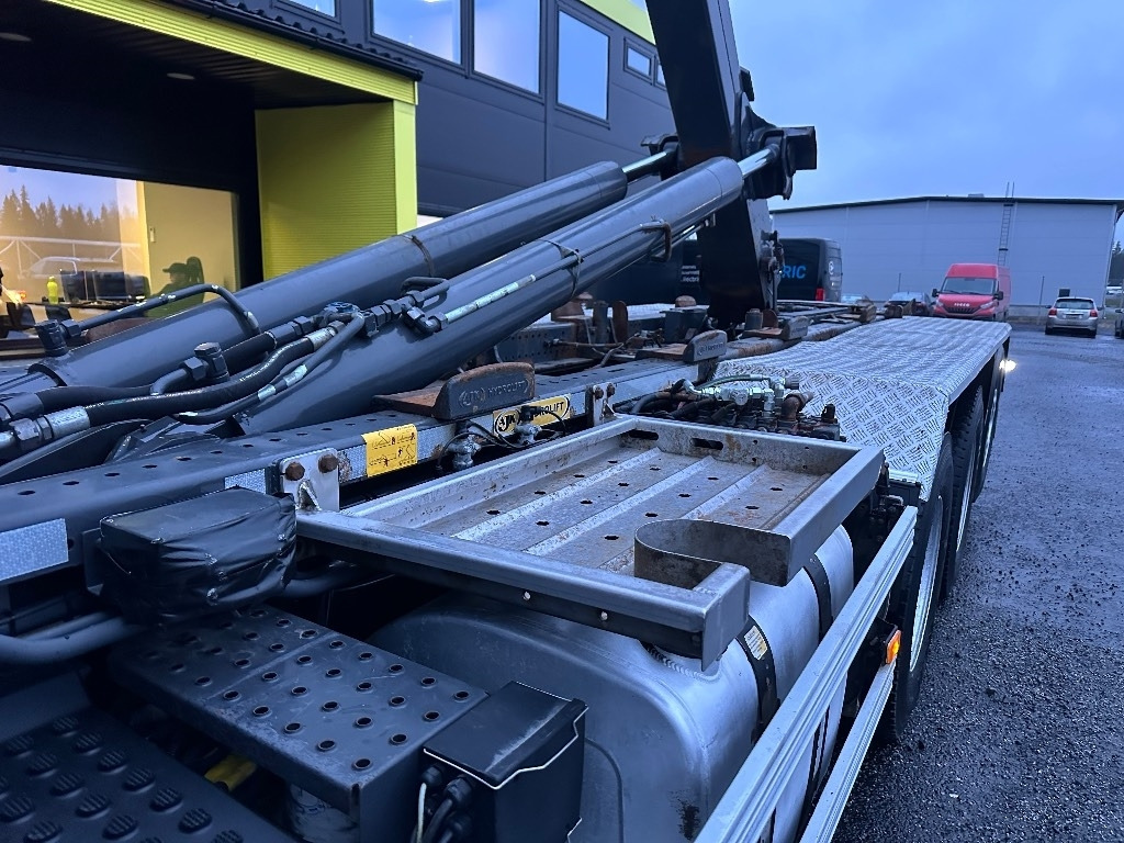 Camión multibasculante Volvo FH13 540 8X4*4