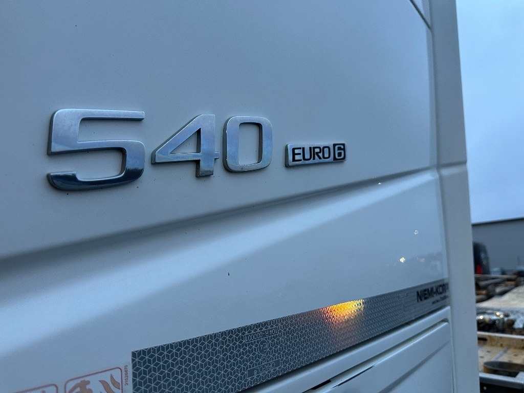 Camión multibasculante Volvo FH13 540 8X4*4