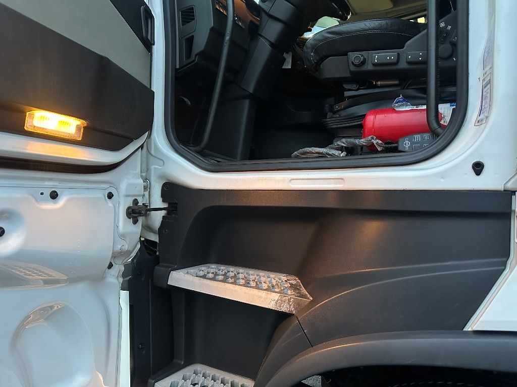 Camión multibasculante Volvo FH13 540 8X4*4