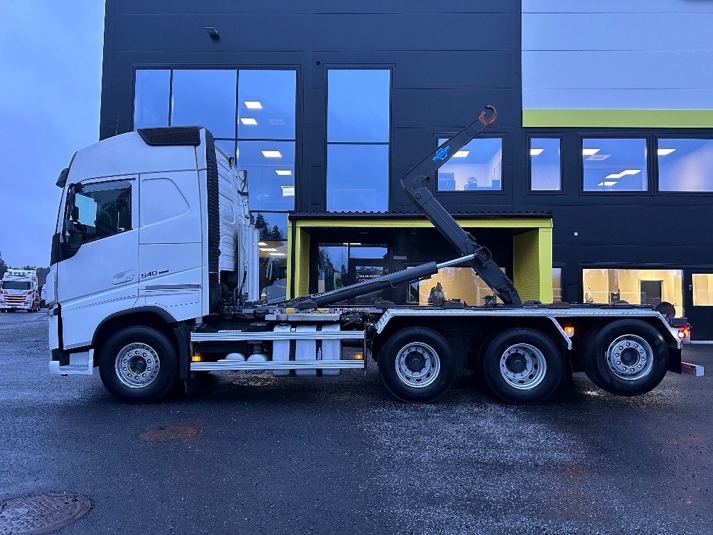Camión multibasculante Volvo FH13 540 8X4*4