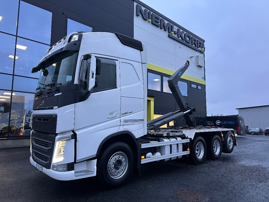 Camión multibasculante Volvo FH13 540 8X4*4