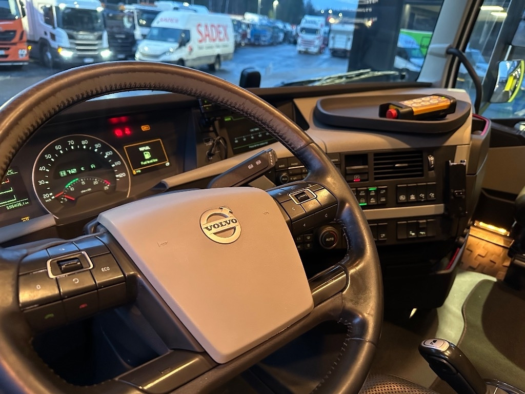 Camión multibasculante Volvo FH13 540 8X4*4