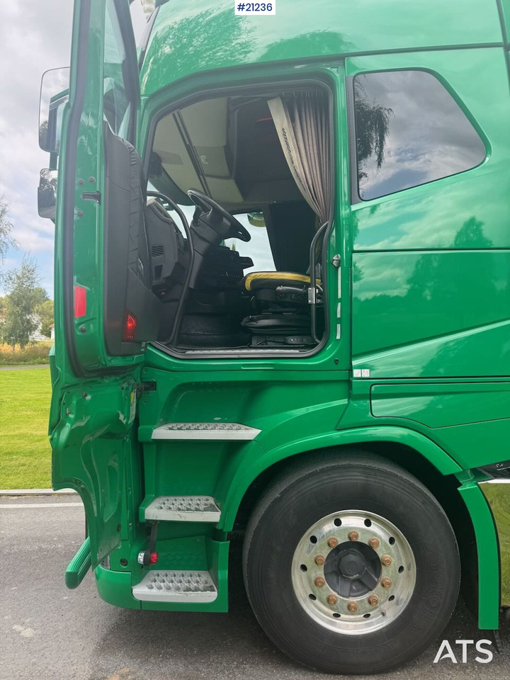 Camión multibasculante Volvo FH16