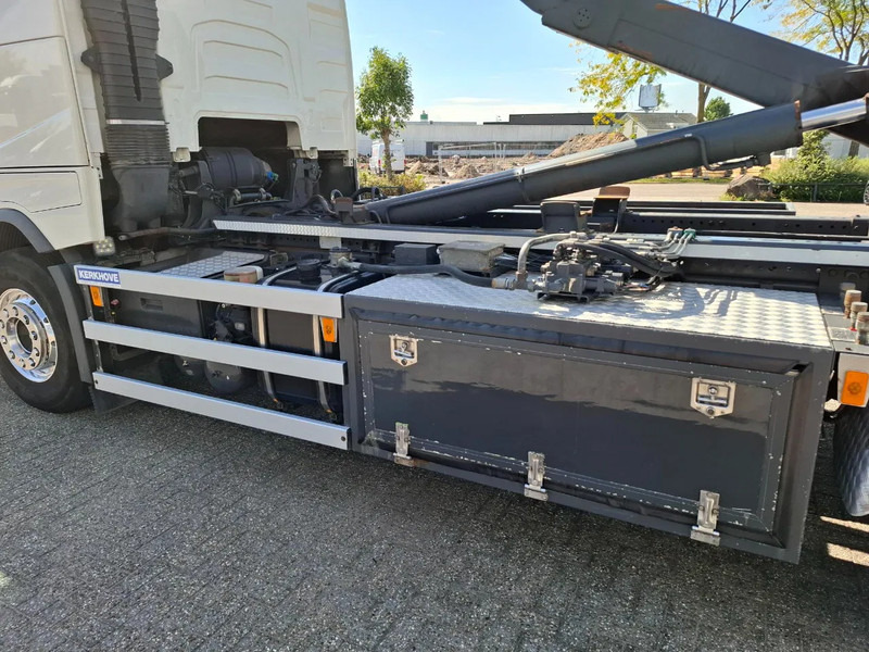 Camión multibasculante Volvo FH4-500 / VEB+ / HOOK 22 TON / LIFT+LENKACHSE / TUV:02-02-2026 / FULL-AIR / LWDS / NAVI / ALCOA / AUTOMATIC / EURO-6 / 2017