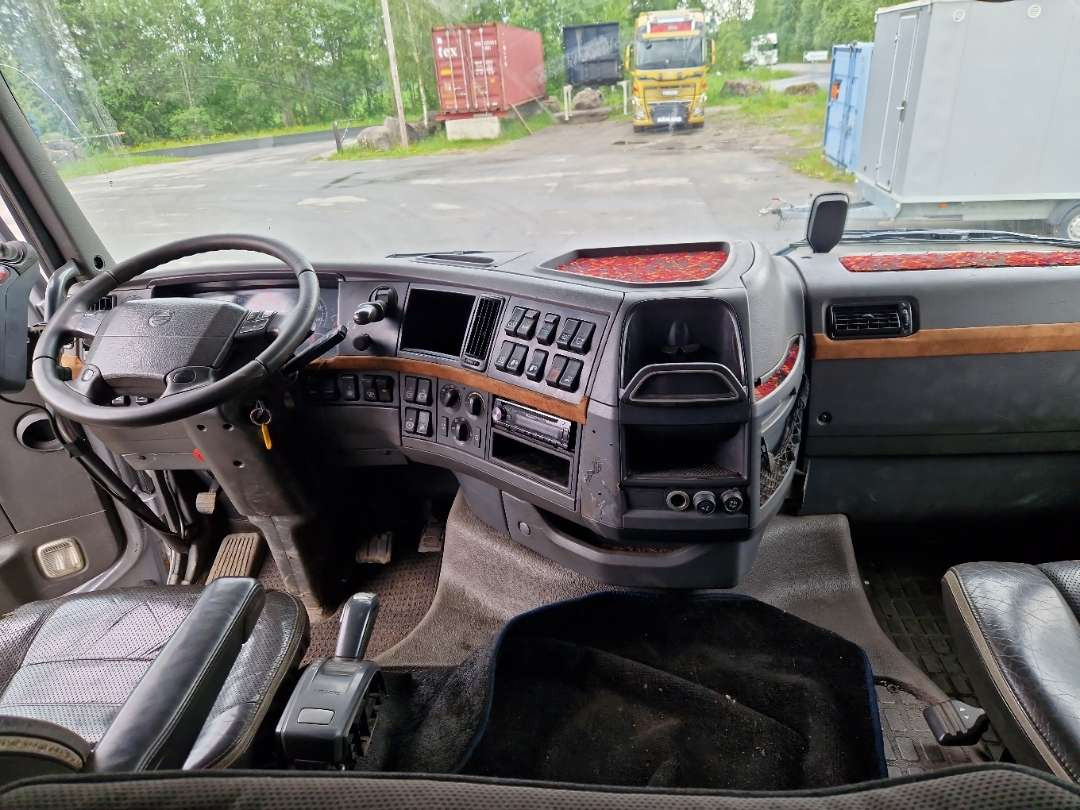 Camión multibasculante Volvo FH6X2-Krokbil med hydraulisk brøyteutstyr